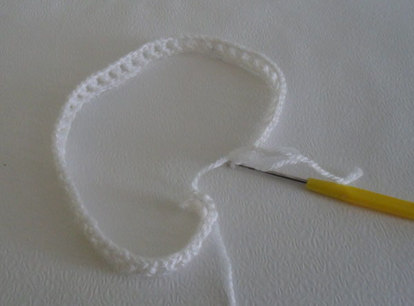 Вязанная повязка для девочки крючком